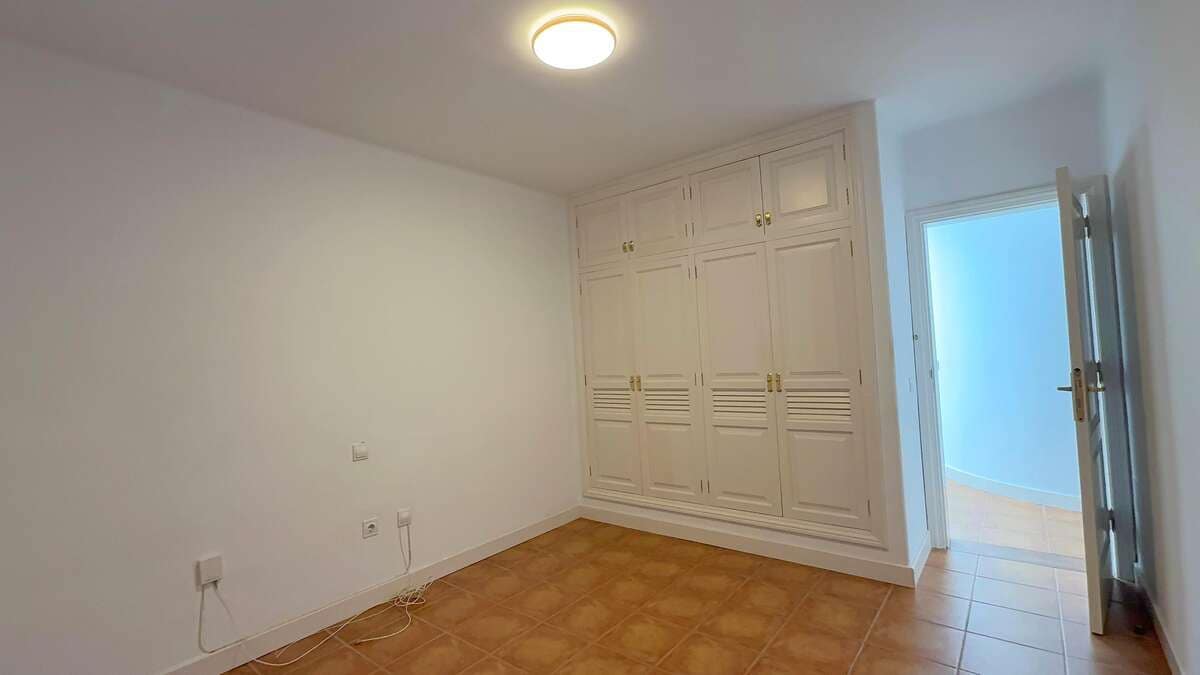 4 bedroom Finca/Country House for rent in Arrecife with garage - € 1,800 (Ref: 9714396)