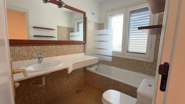 4 bedroom Finca/Country House for rent in Arrecife with garage - € 1,800 (Ref: 9714396)