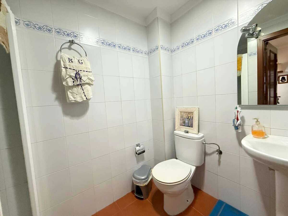 3 bedroom Semi-detached Villa for sale in Arrecife with garage - € 235,000 (Ref: 9726258)