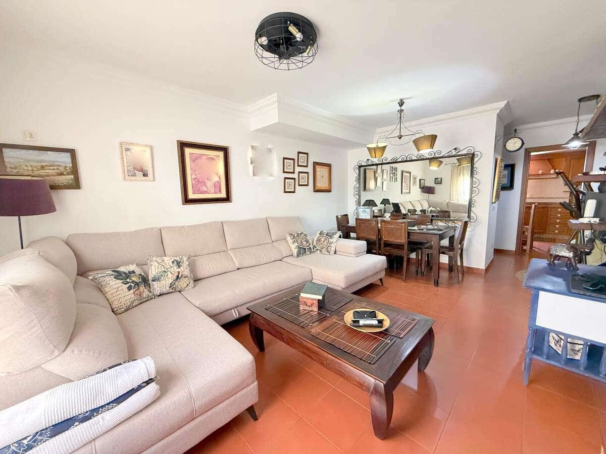 3 bedroom Semi-detached Villa for sale in Arrecife with garage - € 235,000 (Ref: 9726258)