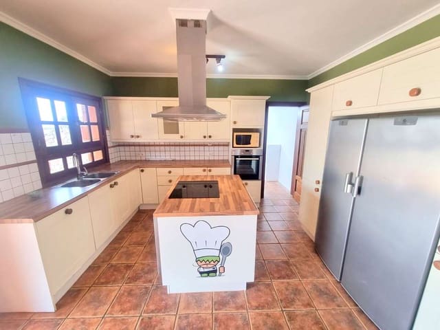 3 soveværelse Villa til salg i Yaiza med swimmingpool garage - € 490.000 (Ref: 9758326)