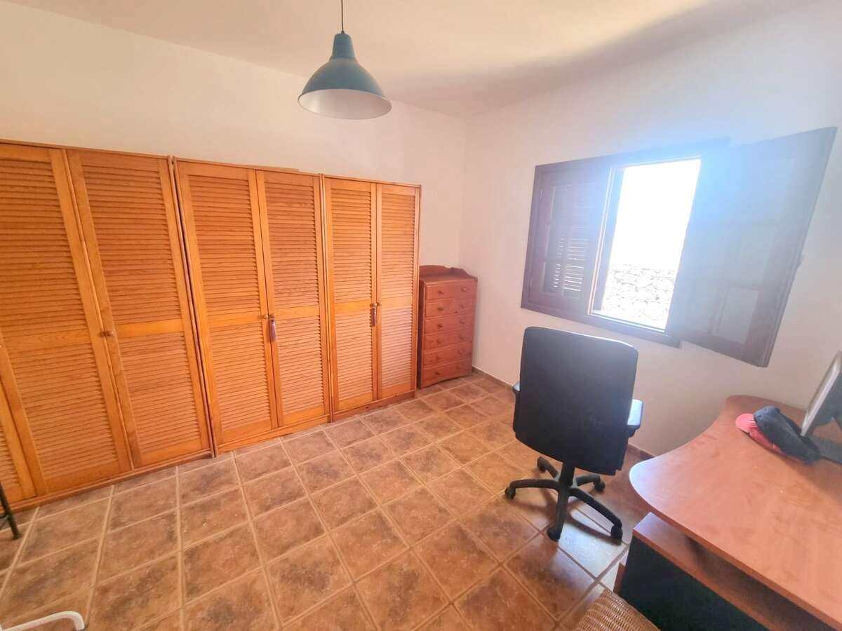 3 soveværelse Villa til salg i Yaiza med swimmingpool garage - € 490.000 (Ref: 9758326)