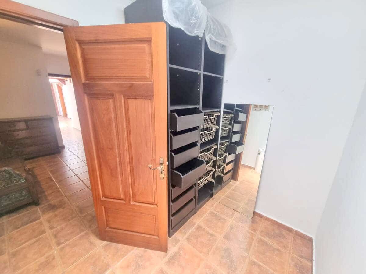 3 soveværelse Villa til salg i Yaiza med swimmingpool garage - € 490.000 (Ref: 9758326)