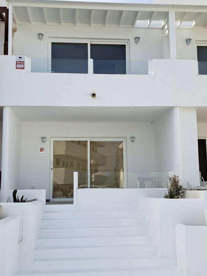 Pareado de 3 habitaciones en Puerto del Carmen en venta con garaje - 410.000 € (Ref: 9777526)