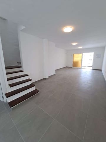 Pareado de 3 habitaciones en Puerto del Carmen, Tías en venta con garaje - 410.000 € (Ref: 9777526)