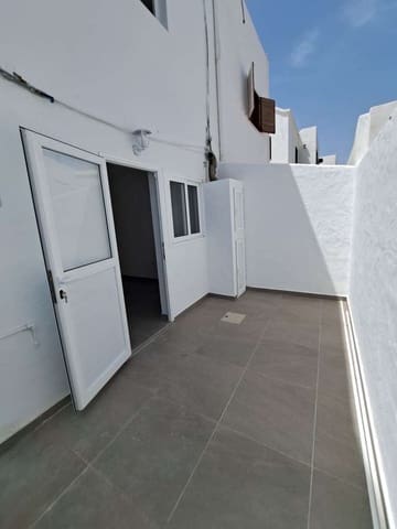 3 Zimmer Doppelhaus zu verkaufen in Puerto del Carmen, Tías mit Garage - 395.000 € (Ref: 9777526)
