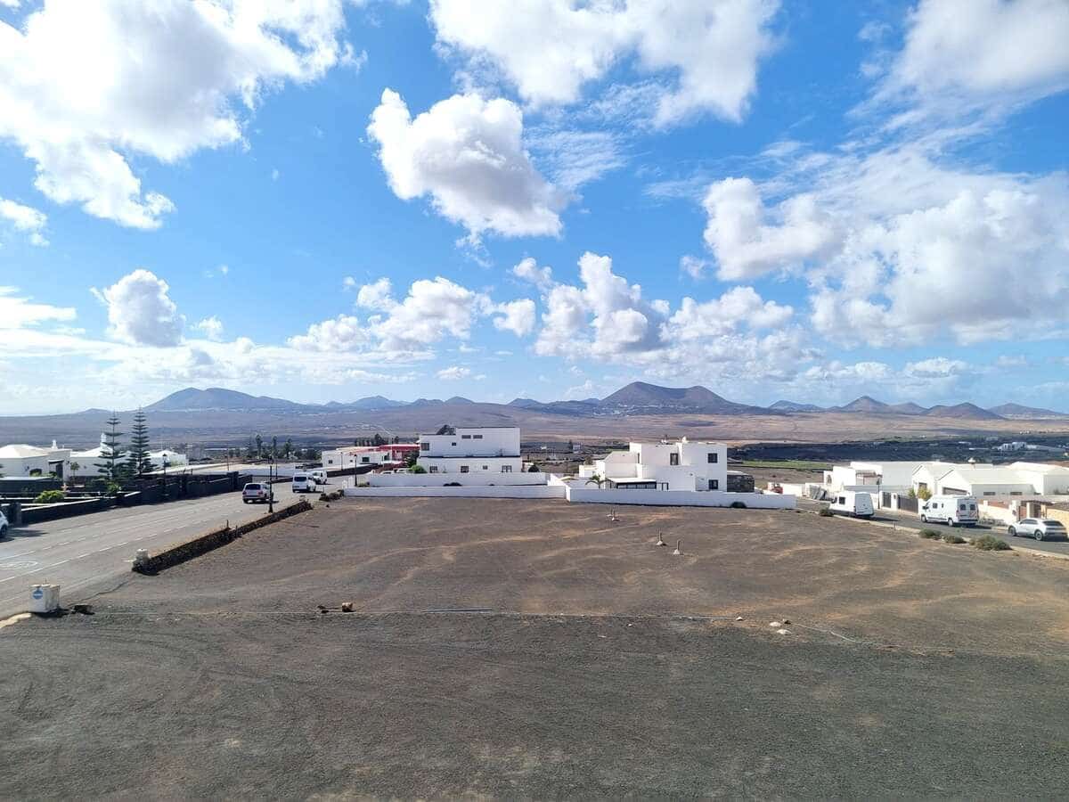 4 makuuhuone Maalaistalo myytävänä paikassa Teguise mukana 
autotalli - 380 000 € (Ref: 9780044)