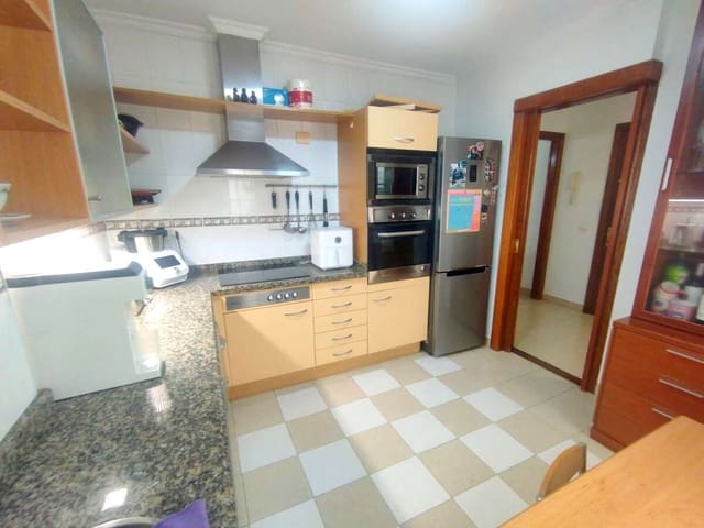 3 bedroom Flat for sale in Arrecife - € 280,000 (Ref: 9803869)