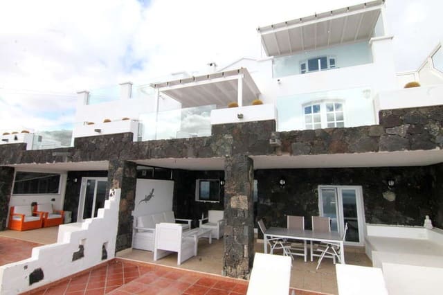 Chalet de 9 habitaciones en La Asomada, Tías en venta con piscina - 1.499.000 € (Ref: 9803870)