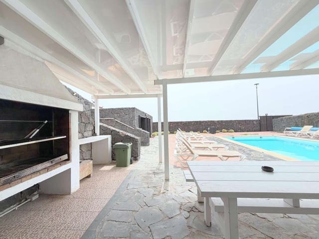 Chalet de 9 habitaciones en La Asomada, Tías en venta con piscina - 1.499.000 € (Ref: 9803870)