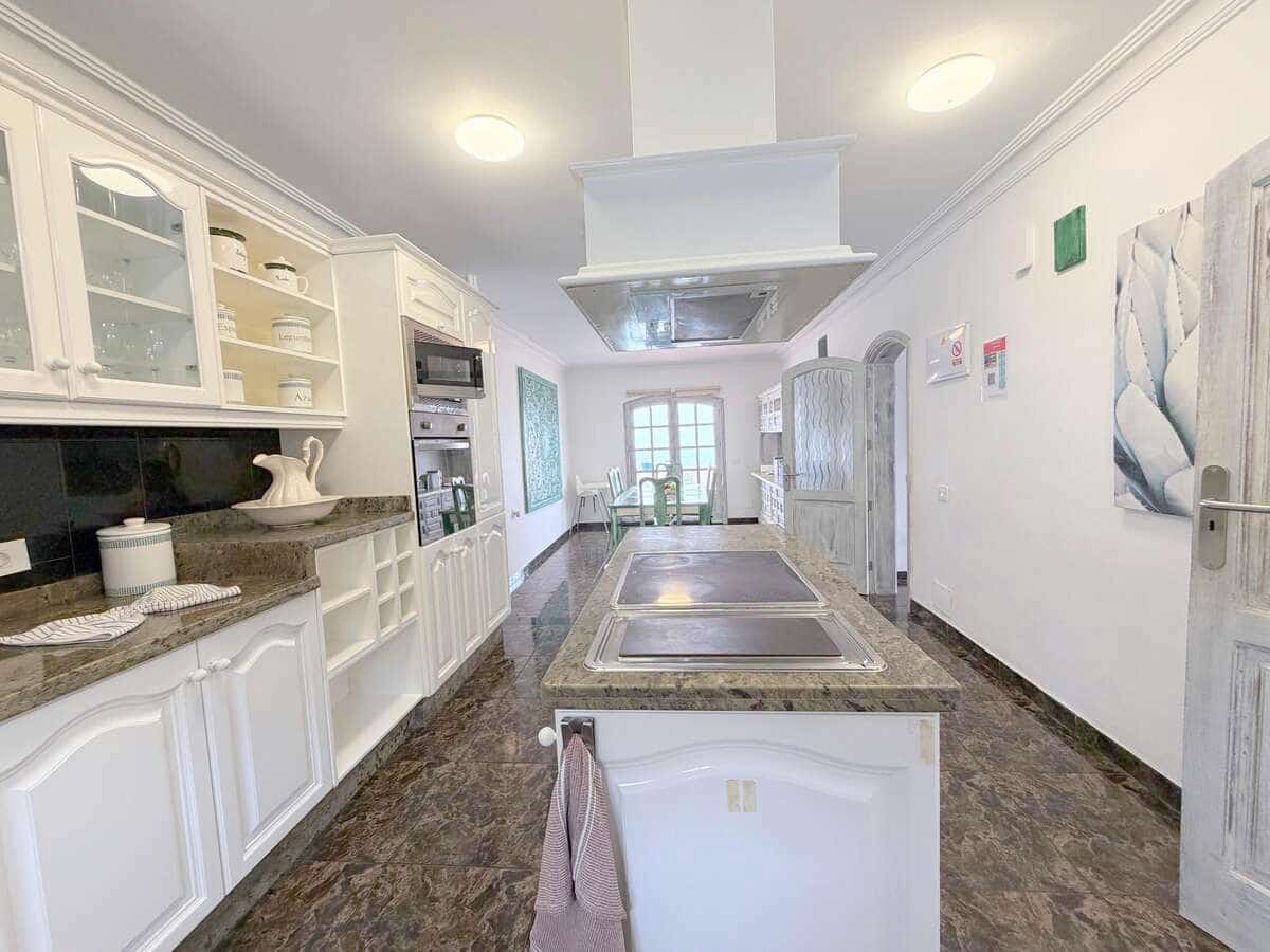 Chalet de 9 habitaciones en La Asomada en venta con piscina - 1.499.000 € (Ref: 9803870)