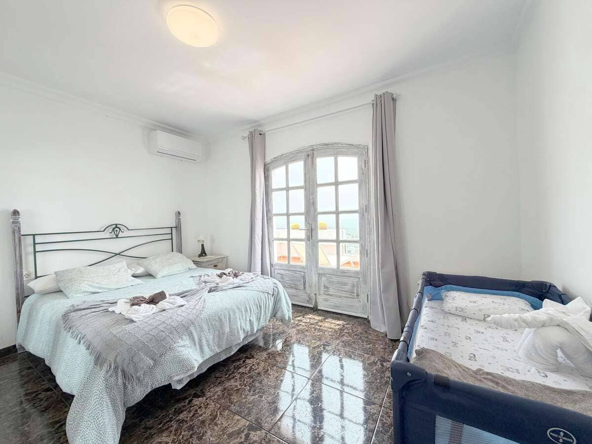 Chalet de 9 habitaciones en La Asomada en venta con piscina - 1.499.000 € (Ref: 9803870)