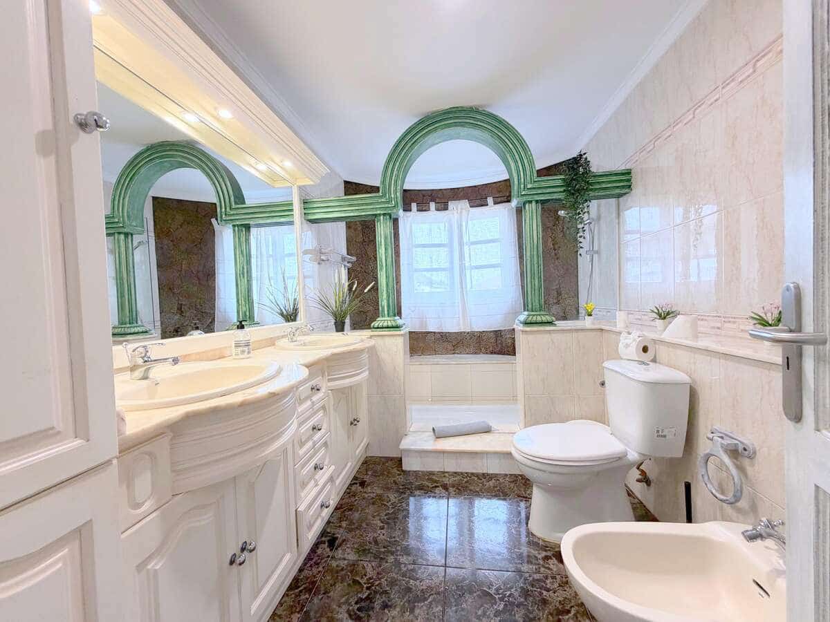 Chalet de 9 habitaciones en La Asomada en venta con piscina - 1.499.000 € (Ref: 9803870)