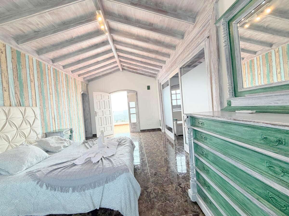 Chalet de 9 habitaciones en La Asomada en venta con piscina - 1.499.000 € (Ref: 9803870)