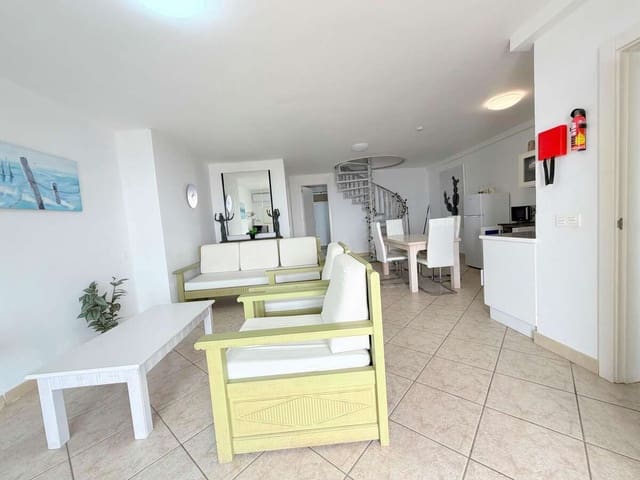 Chalet de 9 habitaciones en La Asomada, Tías en venta con piscina - 1.499.000 € (Ref: 9803870)