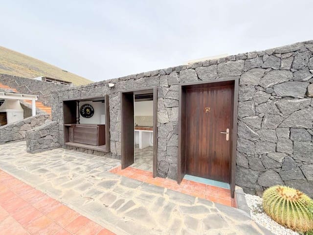 Chalet de 9 habitaciones en La Asomada, Tías en venta con piscina - 1.499.000 € (Ref: 9803870)
