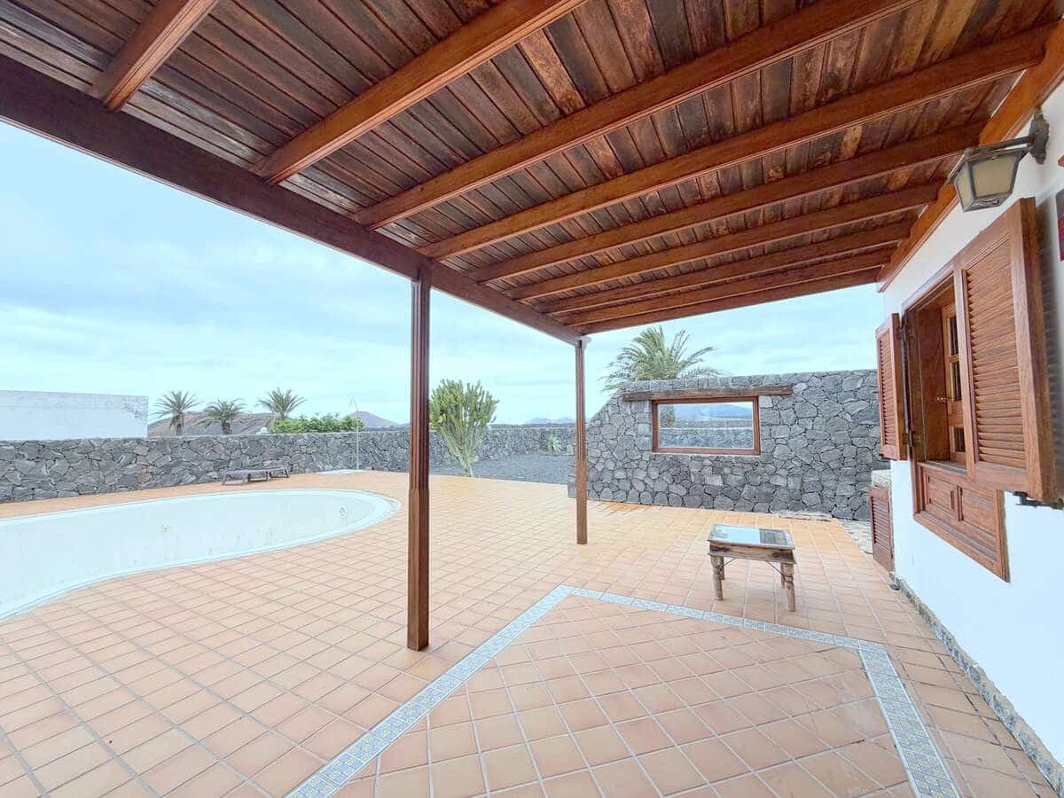 3 chambre Villa/Maison à vendre à Yaiza avec piscine garage - 498 000 € (Ref: 9811021)