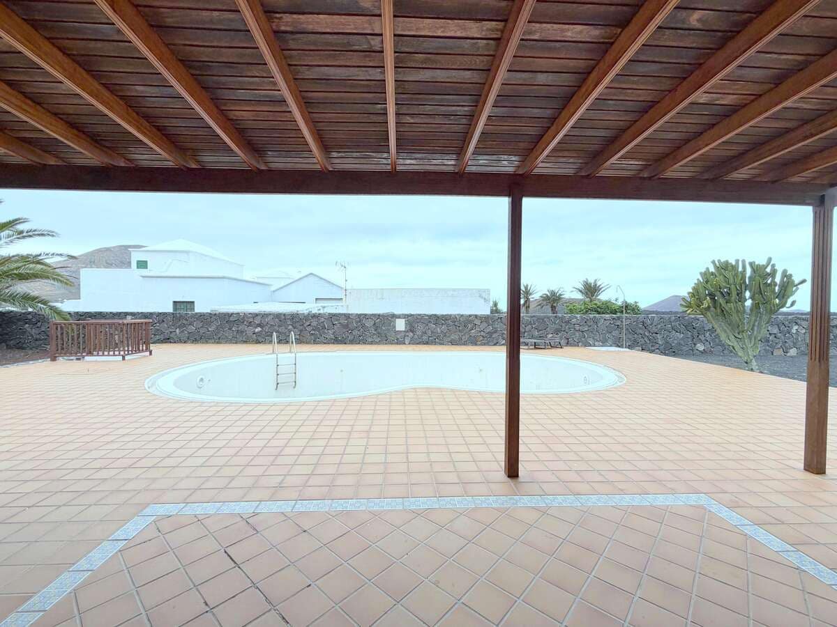 3 chambre Villa/Maison à vendre à Yaiza avec piscine garage - 498 000 € (Ref: 9811021)