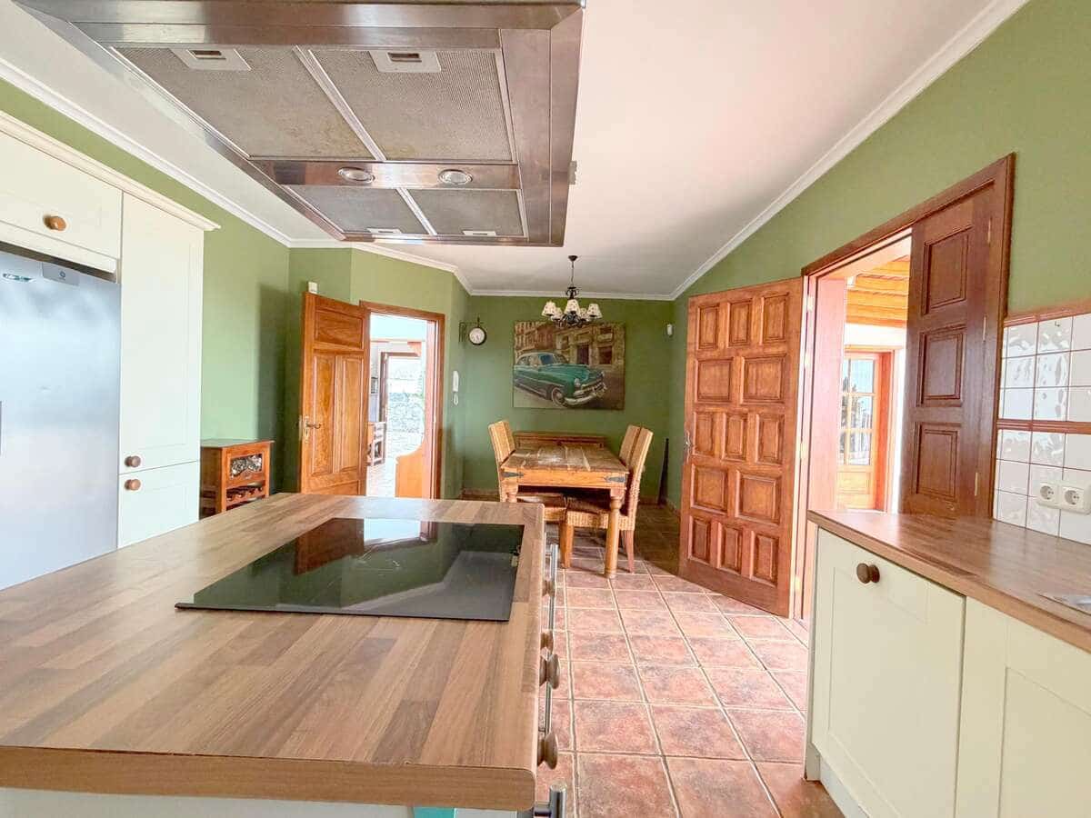 3 chambre Villa/Maison à vendre à Yaiza avec piscine garage - 498 000 € (Ref: 9811021)