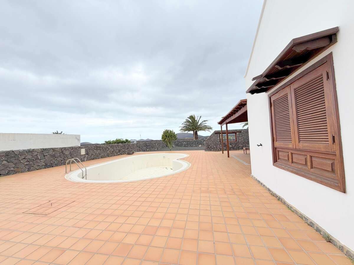 3 chambre Villa/Maison à vendre à Yaiza avec piscine garage - 498 000 € (Ref: 9811021)