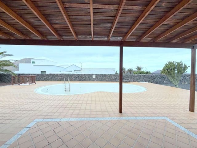 3 chambre Villa/Maison à vendre à Yaiza avec piscine garage - 498 000 € (Ref: 9811021)