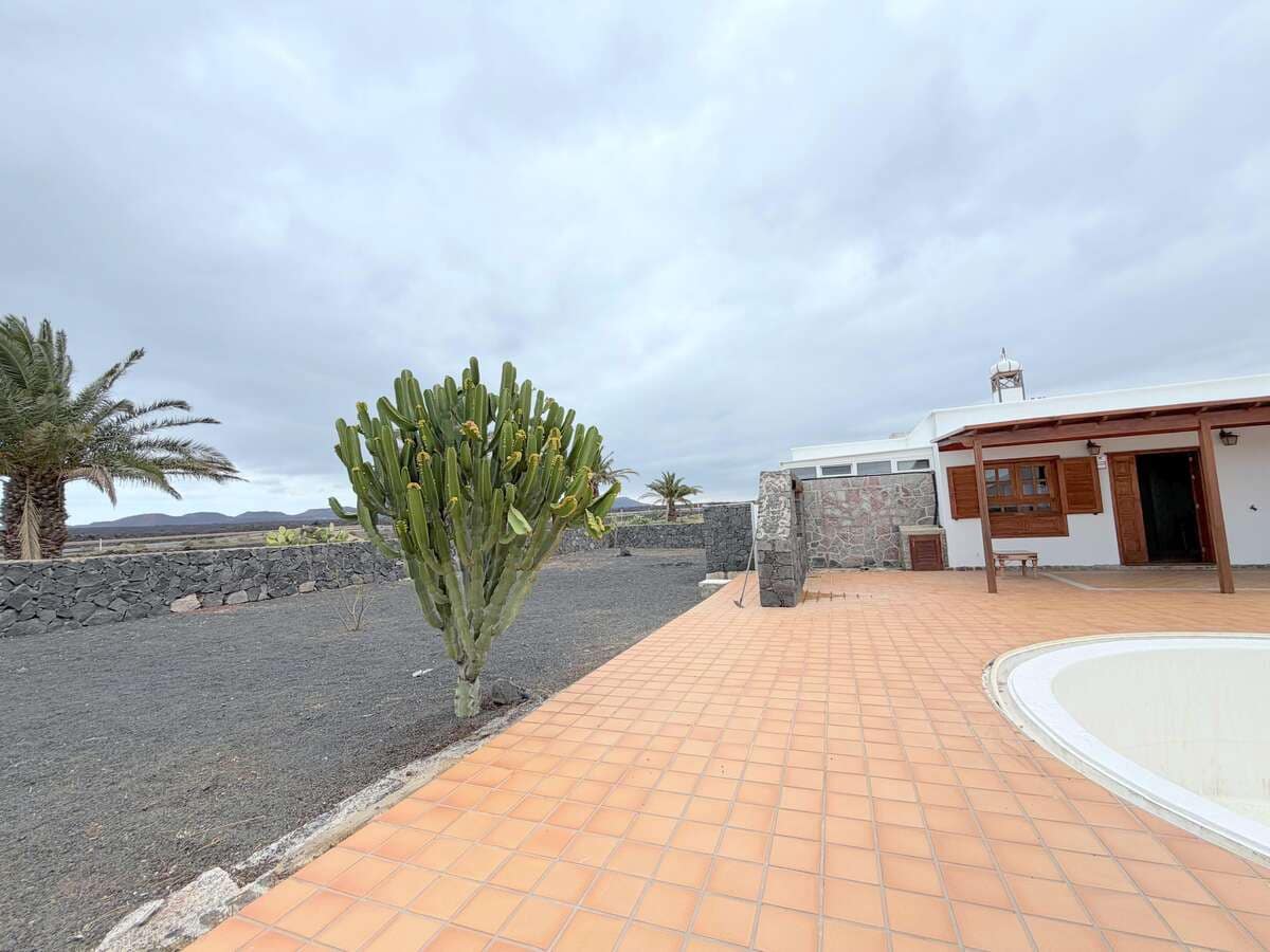 3 chambre Villa/Maison à vendre à Yaiza avec piscine garage - 498 000 € (Ref: 9811021)