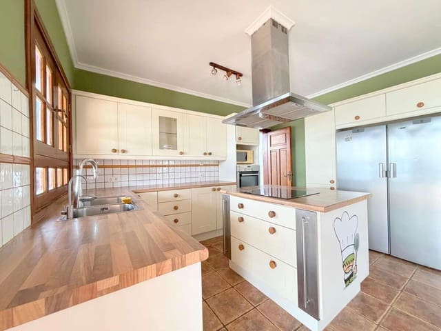 3 Zimmer Villa zu verkaufen in Yaiza mit Pool Garage - 490.000 € (Ref: 9811021)