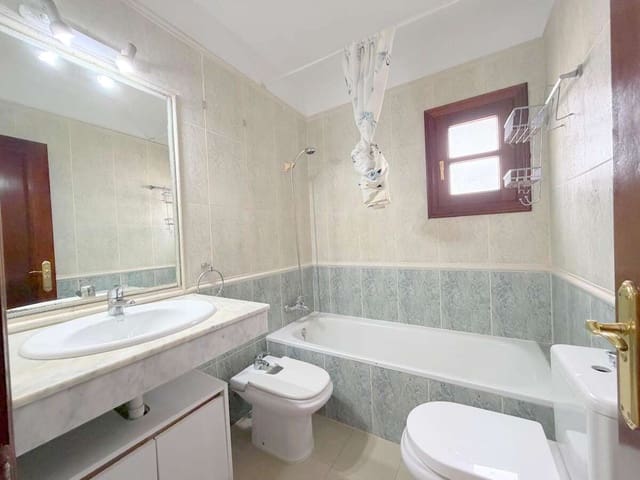 2 bedroom Finca/Country House for sale in Playa Blanca, Yaiza with pool garage - € 340,000 (Ref: 9815391)