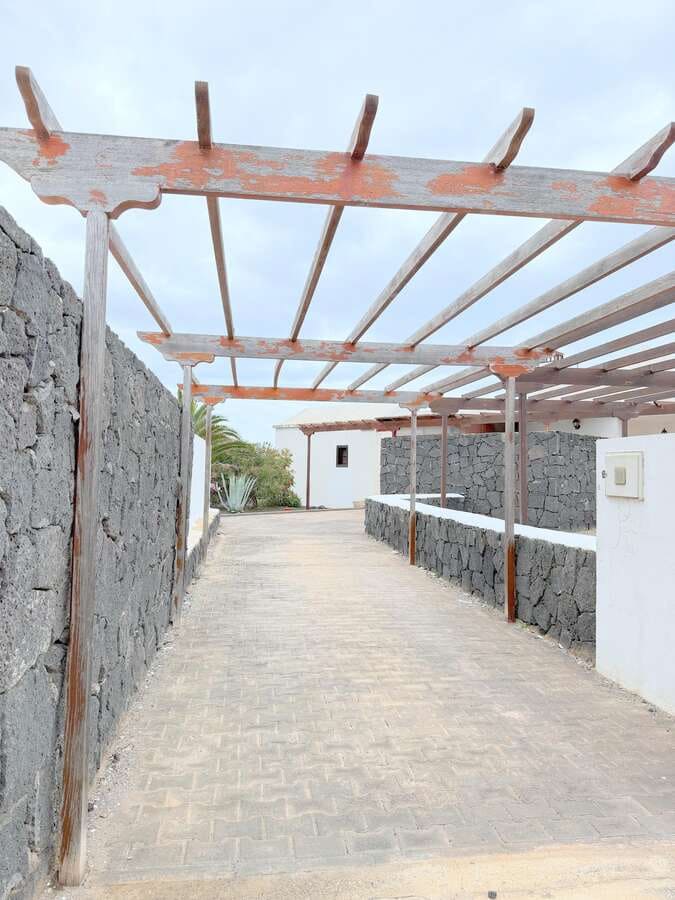 2 bedroom Finca/Country House for sale in Playa Blanca with pool garage - € 340,000 (Ref: 9815391)