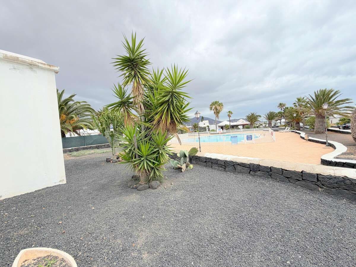 2 bedroom Finca/Country House for sale in Playa Blanca with pool garage - € 340,000 (Ref: 9815391)