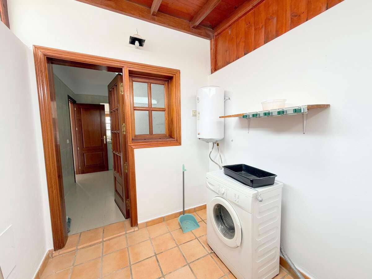 2 bedroom Finca/Country House for sale in Playa Blanca with pool garage - € 340,000 (Ref: 9815391)
