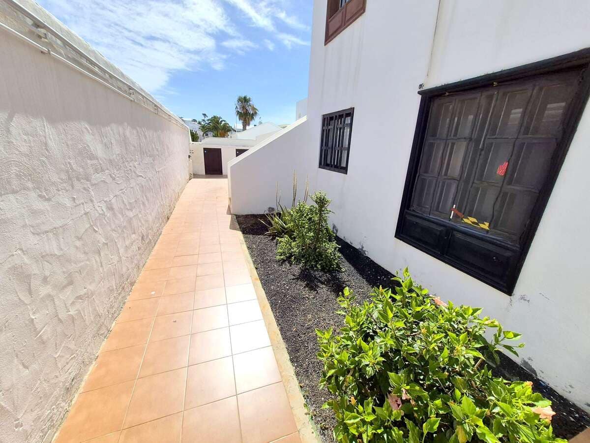 1 bedroom Apartment for sale in Puerto del Carmen - € 195,000 (Ref: 9816814)