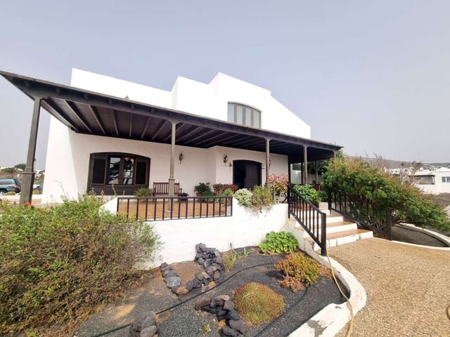 4 bedroom Finca/Country House for sale in Macher, Tías with garage - € 800,000 (Ref: 9824577)