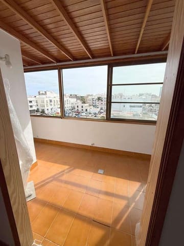 Piso de 2 habitaciones en Arrecife en venta - 180.000 € (Ref: 9833157)