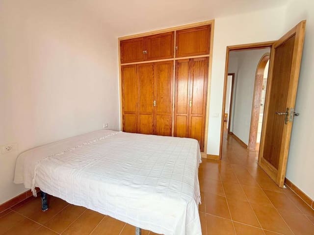 Piso de 2 habitaciones en Arrecife en venta - 180.000 € (Ref: 9833157)