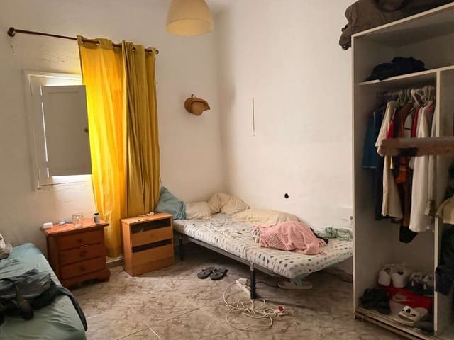 Local Comercial en Arrecife en venta - 280.000 € (Ref: 9835064)