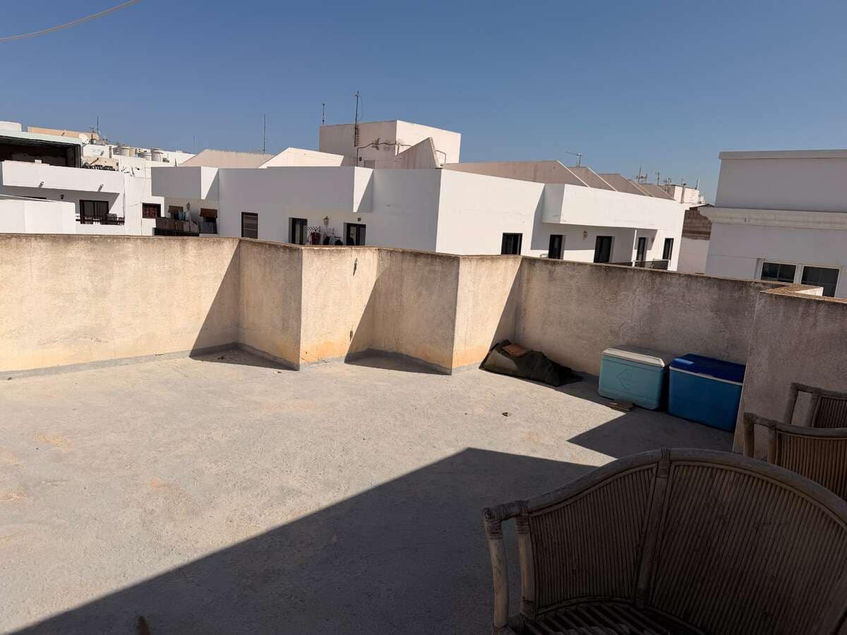 Local Comercial en Arrecife en venta - 280.000 € (Ref: 9835064)