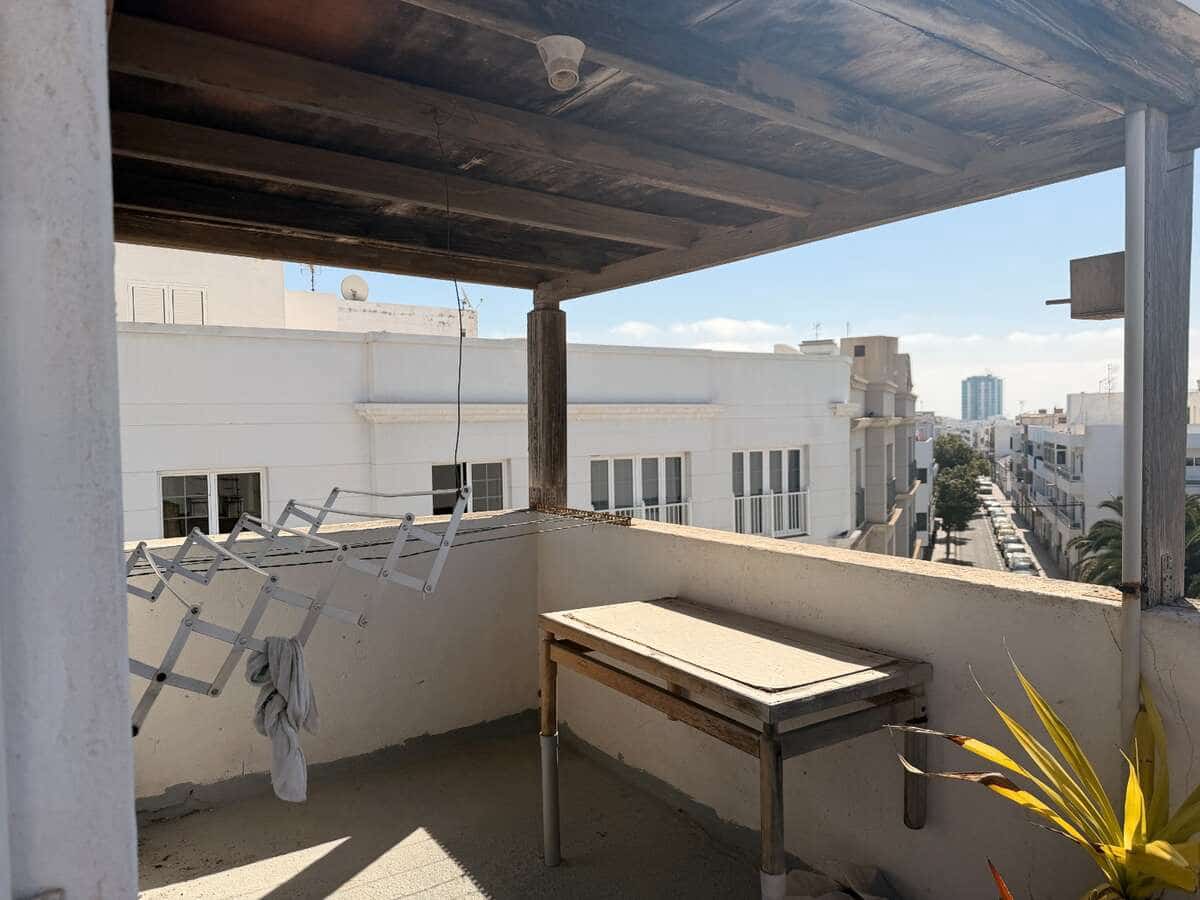 Local Comercial en Arrecife en venta - 280.000 € (Ref: 9835064)