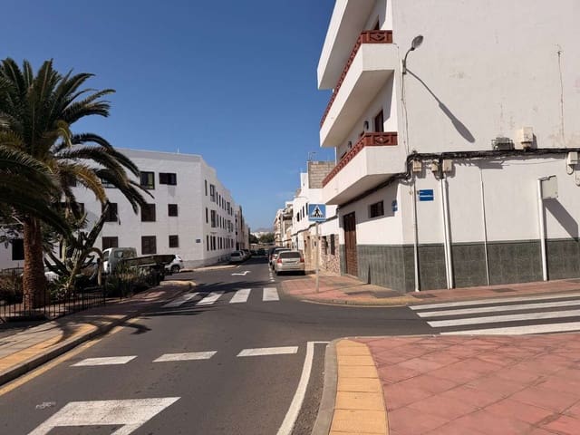 Local Comercial en Arrecife en venta - 280.000 € (Ref: 9835064)