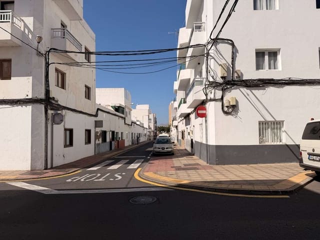 Local Comercial en Arrecife en venta - 280.000 € (Ref: 9835064)