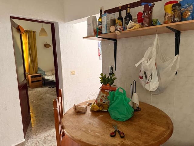 Local Comercial en Arrecife en venta - 280.000 € (Ref: 9835064)