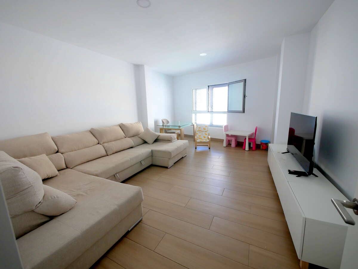 3 bedroom Flat for sale in Arrecife with garage - € 315,000 (Ref: 9842018)