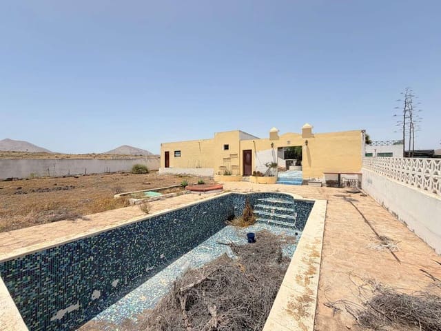 4 chambre Finca/Maison de Campagne à vendre à Guime, San Bartolomé avec piscine garage - 600 000 € (Ref: 9858998)