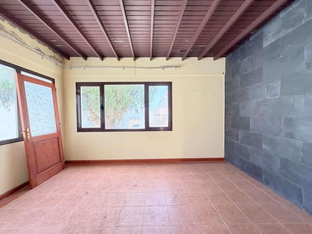 4 chambre Finca/Maison de Campagne à vendre à Guime, San Bartolomé avec piscine garage - 600 000 € (Ref: 9858998)