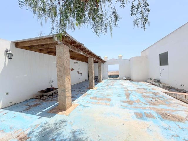 4 chambre Finca/Maison de Campagne à vendre à Guime, San Bartolomé avec piscine garage - 600 000 € (Ref: 9858998)