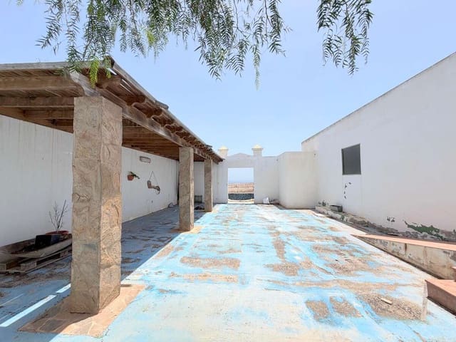 4 chambre Finca/Maison de Campagne à vendre à Guime, San Bartolomé avec piscine garage - 600 000 € (Ref: 9858998)