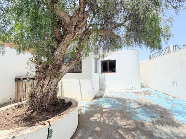 4 chambre Finca/Maison de Campagne à vendre à Guime, San Bartolomé avec piscine garage - 600 000 € (Ref: 9858998)