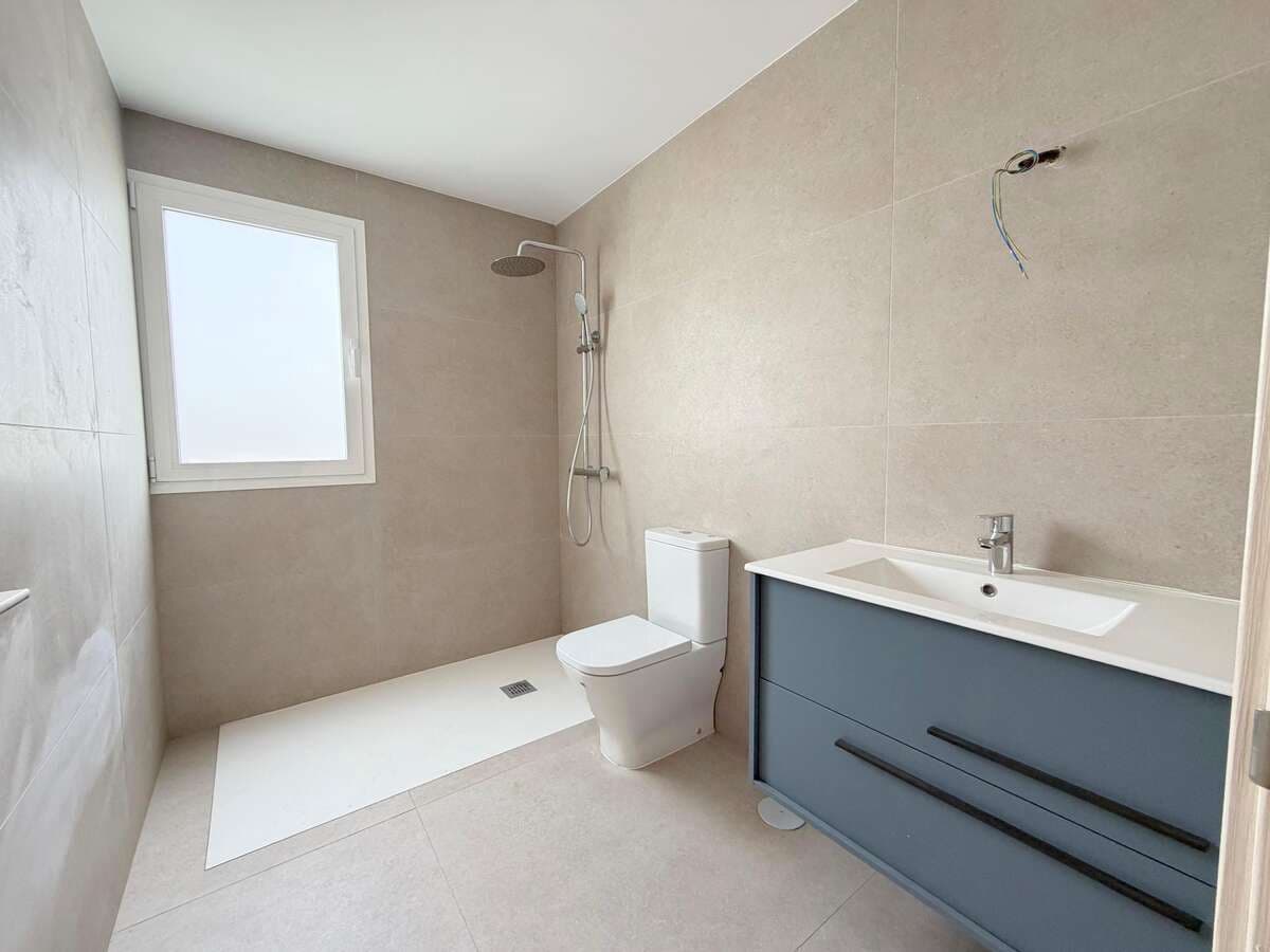 3 bedroom Villa for sale in Tahiche with garage - € 390,000 (Ref: 9863910)