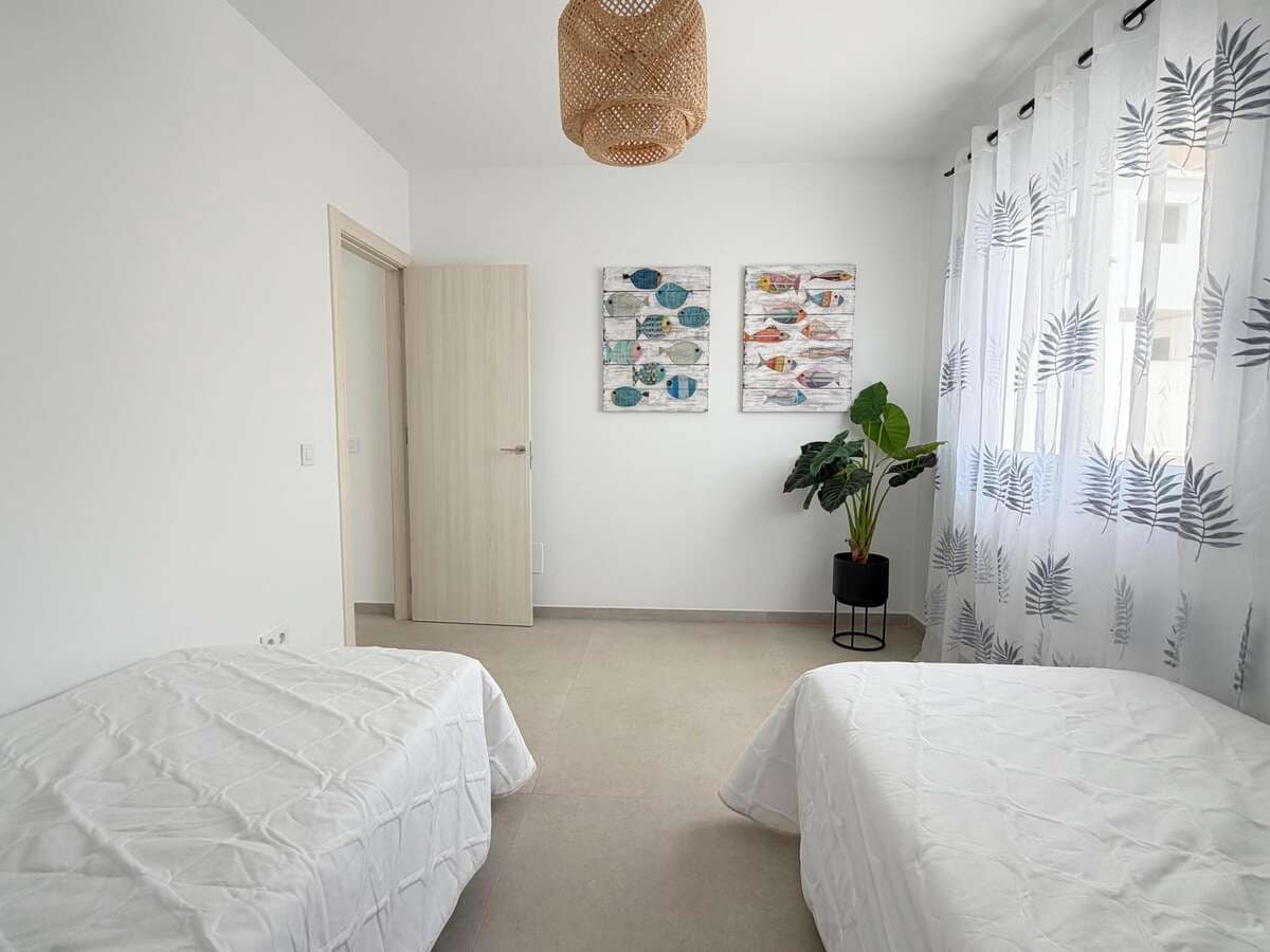 3 bedroom Villa for sale in Tahiche with garage - € 390,000 (Ref: 9863910)
