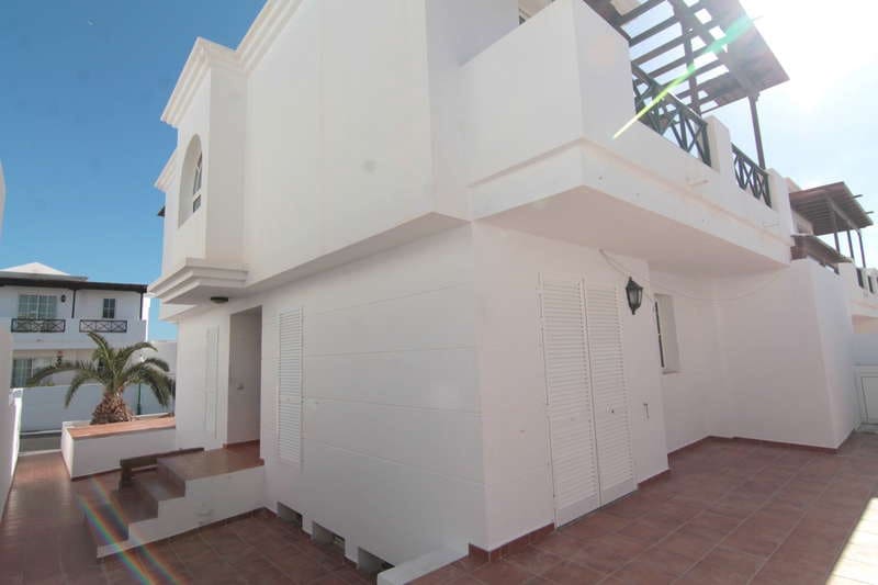 3 slaapkamer Villa te huur in Puerto del Carmen met garage - € 2.150 (Ref: 9872859)